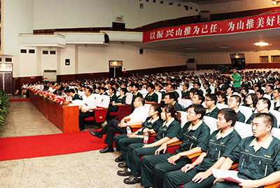 作為推動企業(yè)加快發(fā)展三大平臺之一的人力資源管理提升工作，將是當前和今后一段時期山推股份人力資源管理的首要任務。